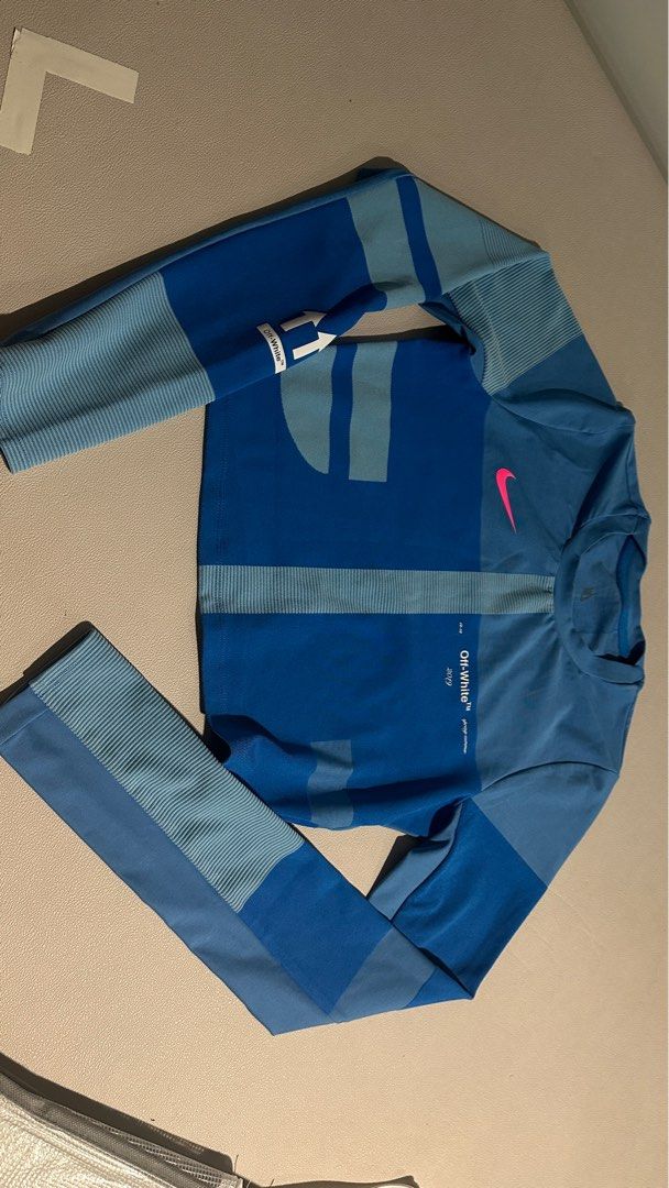 blue nike easy run top