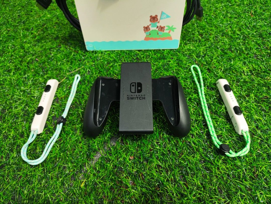 Nintendo Switch Original Animal Crossing Dock + Joy Con Grip + Wrist