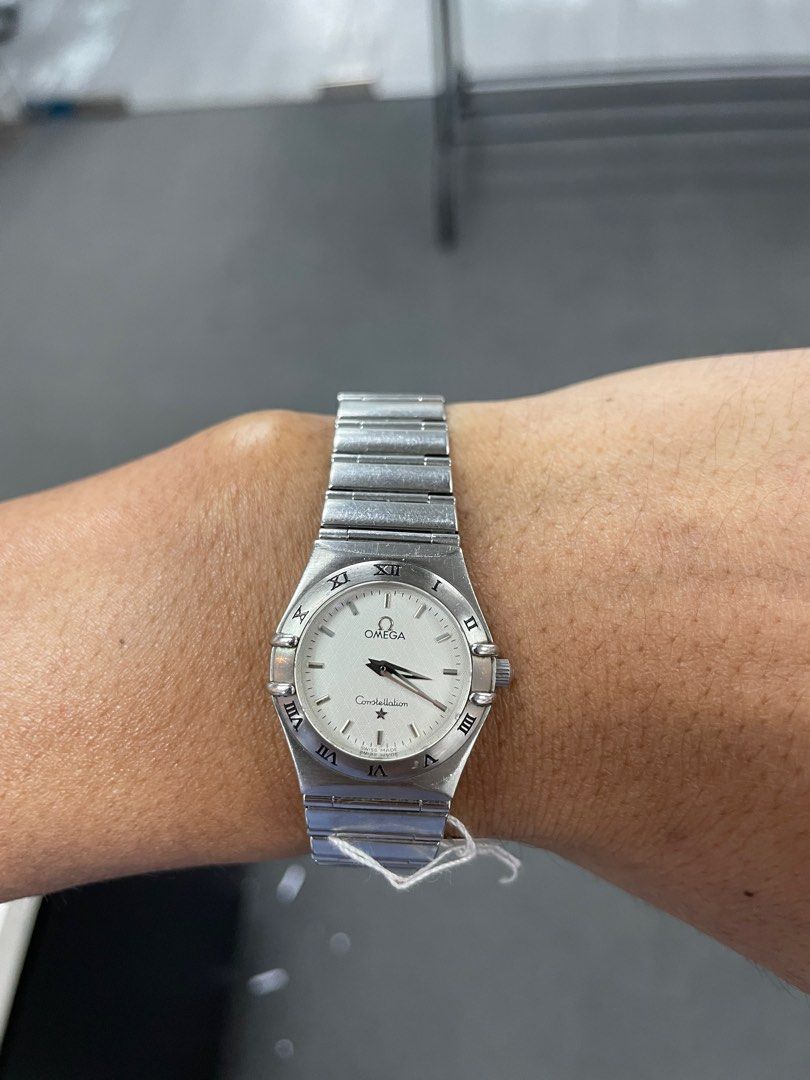 OMEGA Constellation Quartz Ladies’ Watch (Category: Luxury Watches) located in Manila. Submitted by luxemax_09 (Listing ID 1332864071, Image 3). Description: Gender: Ladies’ Reference #: 1572.30.00 / 59747505 Movement: Quartz Case Size: 25.5mm / 27mm (with crown) Case Material: Stainless steel Strap Size: 6.25” / 7.4” (with face) Crystal: Sapphire Water Resistance: 30m Dial Type/Color: Analog/ Silver Band Type: Bracelet Band Material: Stainless s