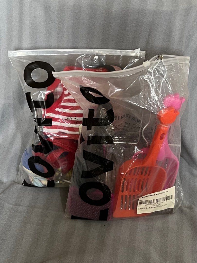 ASSORTED PET ACCESSORIES BUNDLE (Category: Homes & Other Pet Accessories) located in Makati City. Submitted by youfoundus (Listing ID 1332870471, Image 1). Description: PRELOVED ITEMS—please, manage your expectations: 🔍 Not for the sensitive / BAWAL SA MASELAN 🔍 Sold as bundle; PRICE NEGOTIABLE 🔍 All items are CLEANED / MACHINE WASHED (FOR CLOTHES) 🔍 CONDITION: Old but gently used 🔍 ISSUES/FLAWS: None—as far as checked 🔍 RFS: Decluttering; 