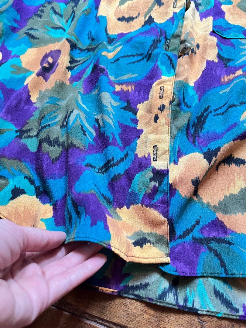 Printed floral short sleeves polo (Category: Shirts) located in Los Banos. Submitted by giadelfin (Listing ID 1332802553, Image 3). Description: Brand: cristin stevens Color: purple Size: medium (fits large) Rfs: havent used it for a long time.