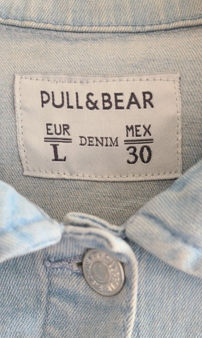 PULL & BEAR Basic Denim Jacket, 女裝, 上衣, 其他上衣 Carousell