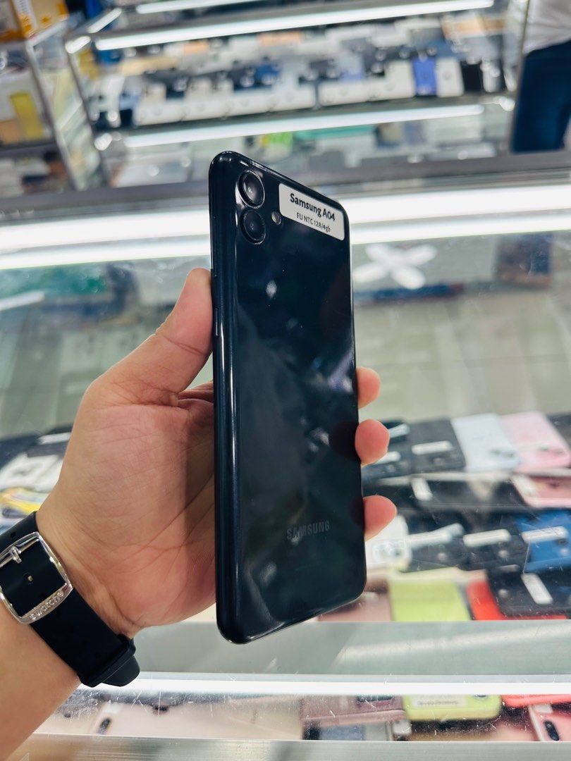 Samsung A04 128gb dualsim (Category: Samsung) located in San Juan City. Submitted by javedsgadgetshop (Listing ID 1332800129, Image 3). Description: OPEN FOR INSTALLMENT VIA CREDIT CARD/GGIVES/SPAY/BILLEASE & SWAP/TRADE-IN! BUY AND SELL! Quick Specs : Samsung A04 •128gb •NTC Variant •Good batt health •Factory Unlock •95% Smoothness •No hidden issue | No Repaired •100% Authentic | Not Refurbished •w/ OEM Charger & store warranty ❣️ - serial can be