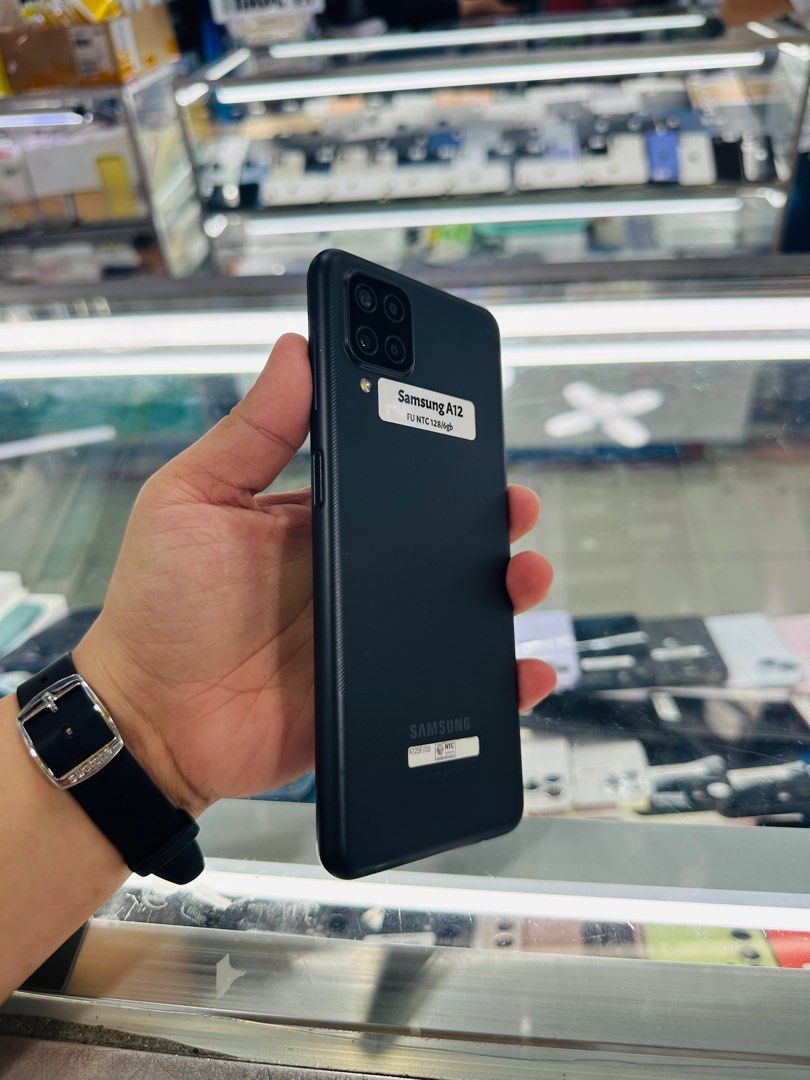 Samsung A72 256gb Dualsim FU (Category: Samsung) located in San Juan City. Submitted by javedsgadgetshop (Listing ID 1332797666, Image 3). Description: OPEN FOR INSTALLMENT VIA CREDIT CARD/GGIVES/SPAY/BILLEASE & SWAP/TRADE-IN! BUY AND SELL! Quick Specs : Samsung A72 •256gb •NTC Variant •Good batt health •Factory Unlock •95% Smoothness •No hidden issue | No Repaired •100% Authentic | Not Refurbished •w/ OEM Charger & store warranty ❣️ - serial can