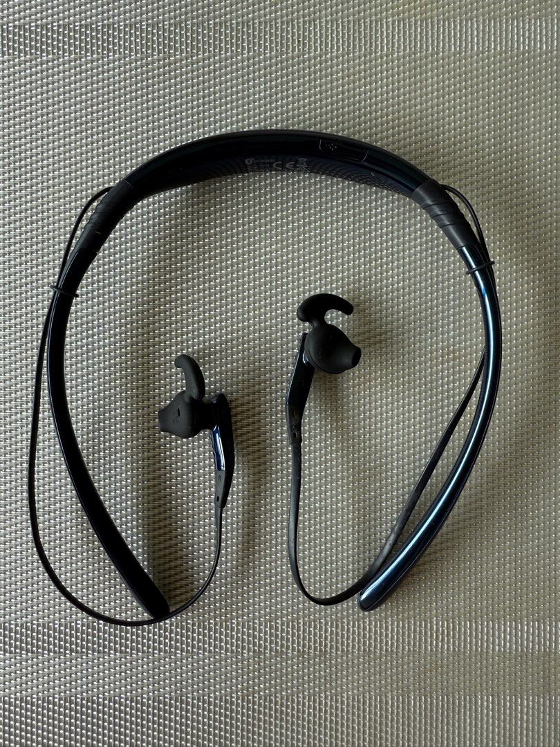 Samsung Level U headset with Accessories