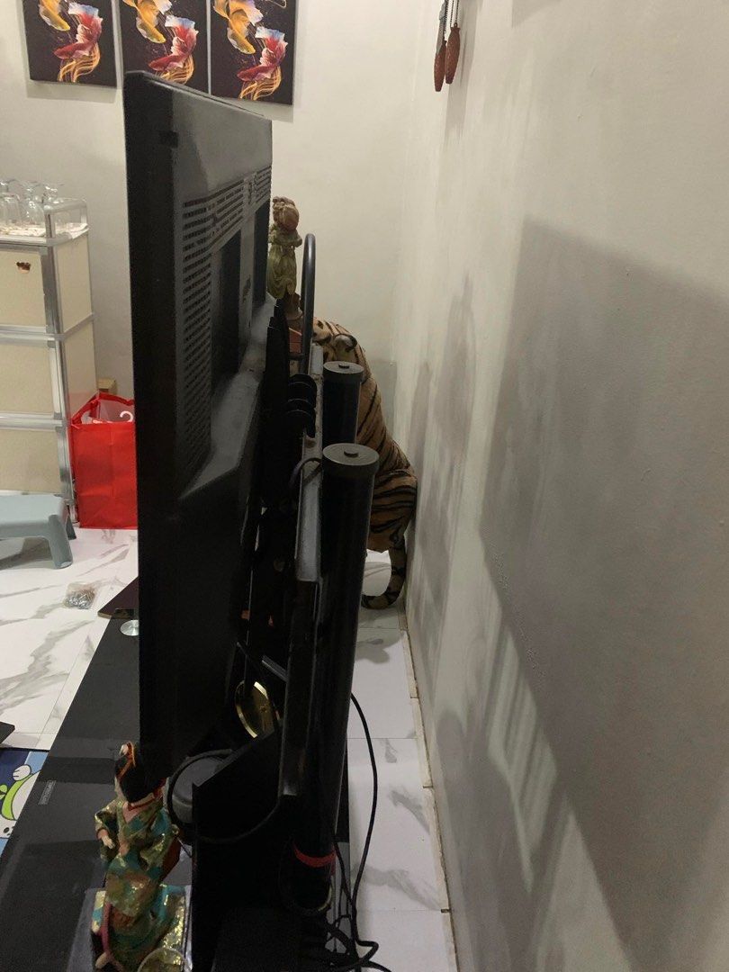 SHARP 32 LED TV WITH STAND AND TV BOX (Category: TV) located in Pasig City. Submitted by vr1998 (Listing ID 1332854126, Image 2). Description: SHARP 32 LED TV WITH STAND AND TV BOX. CAN PROVIDE VIDEO UPON REQUEST SLIGHTLY NEGOTIABLE NO ISSUES.