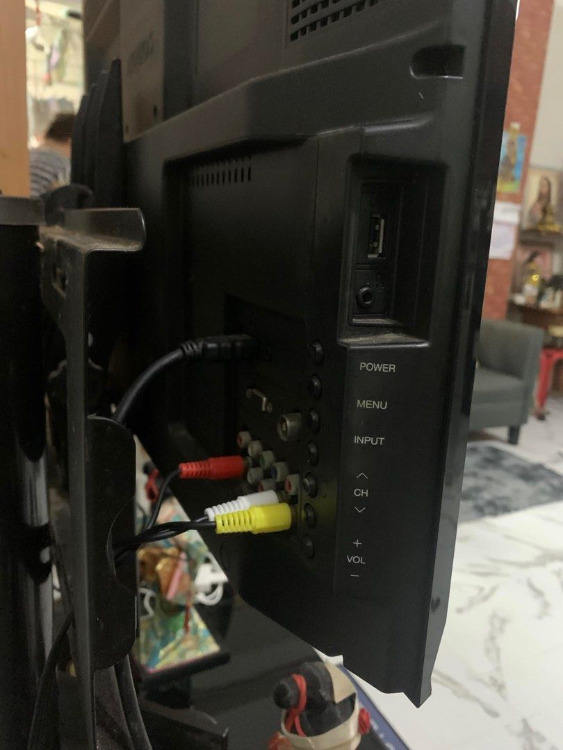 SHARP 32 LED TV WITH STAND AND TV BOX (Category: TV) located in Pasig City. Submitted by vr1998 (Listing ID 1332854126, Image 3). Description: SHARP 32 LED TV WITH STAND AND TV BOX. CAN PROVIDE VIDEO UPON REQUEST SLIGHTLY NEGOTIABLE NO ISSUES.