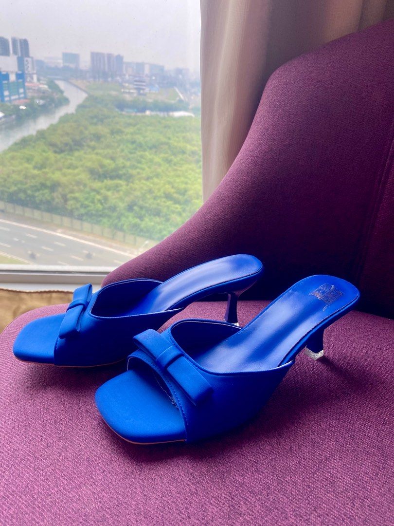 Shein royal blue bright sapphire blue short heels never used super comfortable Women s Fashion Footwear Sandals on Carousell