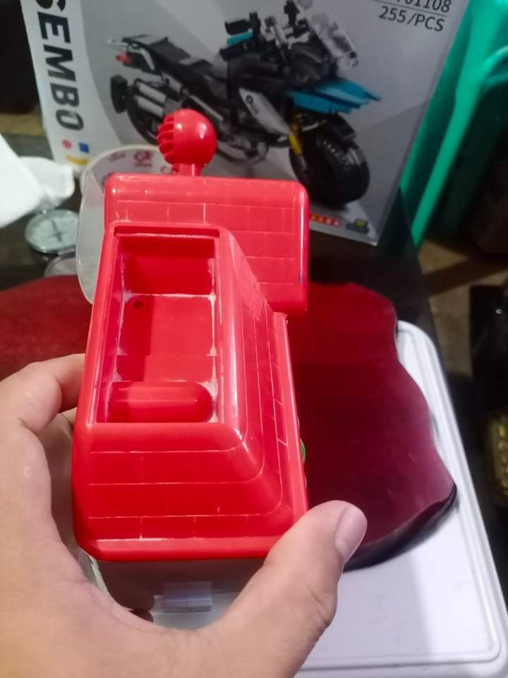 NUBY ice cream shop bubble machine (Category: Kids Toys) located in Tabaco. Submitted by fritznicoleshoppe (Listing ID 1332912579, Image 3). Description: NUBY ice cream shop bubble machine. Pre-loved po pero working . Wala na rin yung ice cream cone improvised na lang ng mga plastic cup❤️👍. Selling "as is" pa rin.. 1k to 2k price ng brand new..