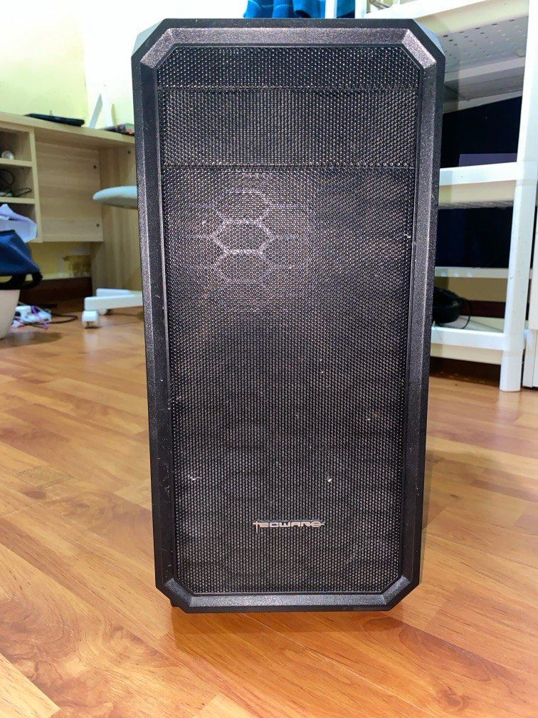 Tecware PC Casing (Category: Computer Parts) located in Hulu Selangor. Submitted by mhazeemm (Listing ID 1332915783, Image 2). Description: Habuk boleh dibersihkan, jualan kemas bilik !.