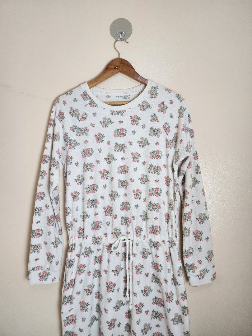 UNIQLO Fleece Off White with Floral Design LONG Nightgown