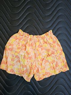 (Category: ) located in . Submitted by pika_wardrobe (Listing ID 1332910774, Image 1). Description: .