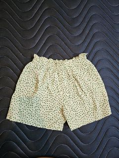 (Category: ) located in . Submitted by pika_wardrobe (Listing ID 1332911112, Image 1). Description: .