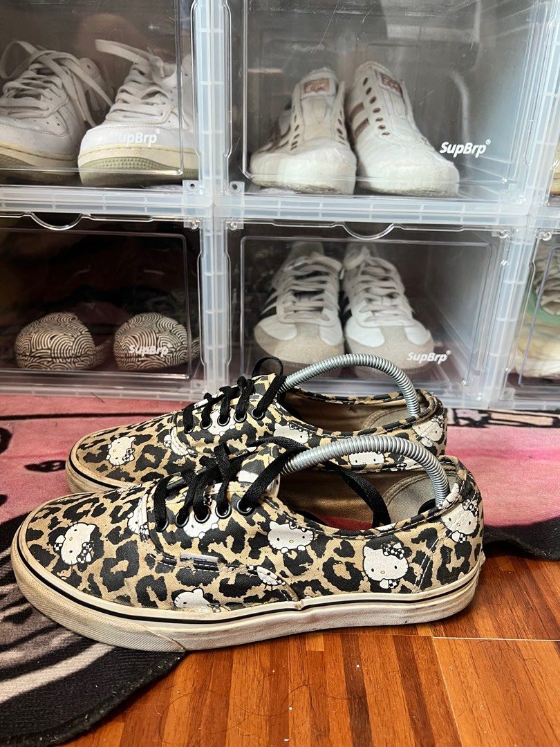 Vans Authentic (Category: Sneakers) located in Manila. Submitted by zrn.lu (Listing ID 1332808796, Image 3). Description: Vans X Hello Kitty Authentic Mens 9, Womens 10.5 US Bought in Singapore Note: no box Issue: Expired Glue but can be reglue. Rf: Decluttering Up for Negotiation Loc: Paco, Manila.