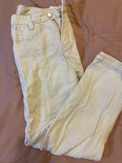 (Category: ) located in . Submitted by preloved_things_ (Listing ID 1332933332, Image 1). Description: .