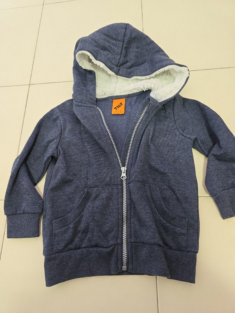 Winter jacket (Category: Babies & Kids Fashion) located in Singapore. Submitted by 1apple2pears (Listing ID 1332864772, Image 1). Description: winter jacket for toddler. self collect at pasir ris or tampines.