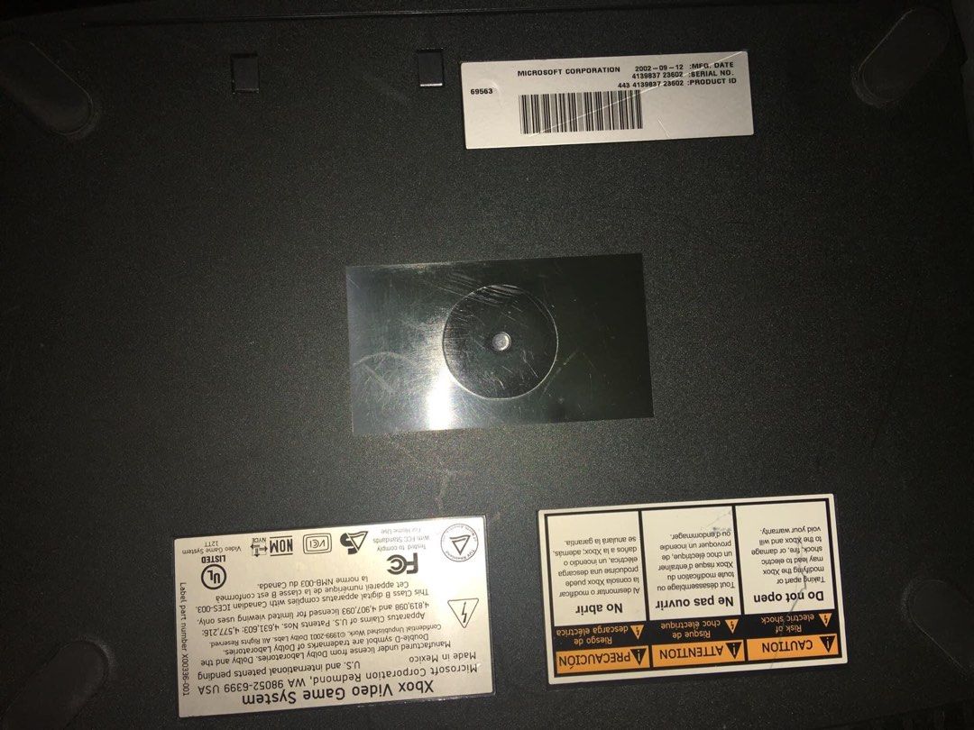 XBOX first generation (Category: Xbox) located in Quezon City. Submitted by collectionneursonline88 (Listing ID 1332901708, Image 3). Description: ⚠️ PLEASE READ 🚫 Defective unit 🚫 known issues - no power 🚫 other hidden issues may arise selling this as is for parts / restoration 📍 Item location : Balintawak Quezon City Meetups Balintawak Camachile 7/11 📦 Shipping : Lalamove / Grab Metro Manila GogoExpress outside Metro Manila.