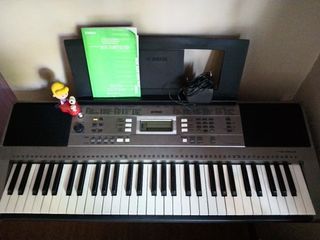 Yamaha Keyboard Piano (PSR E353)