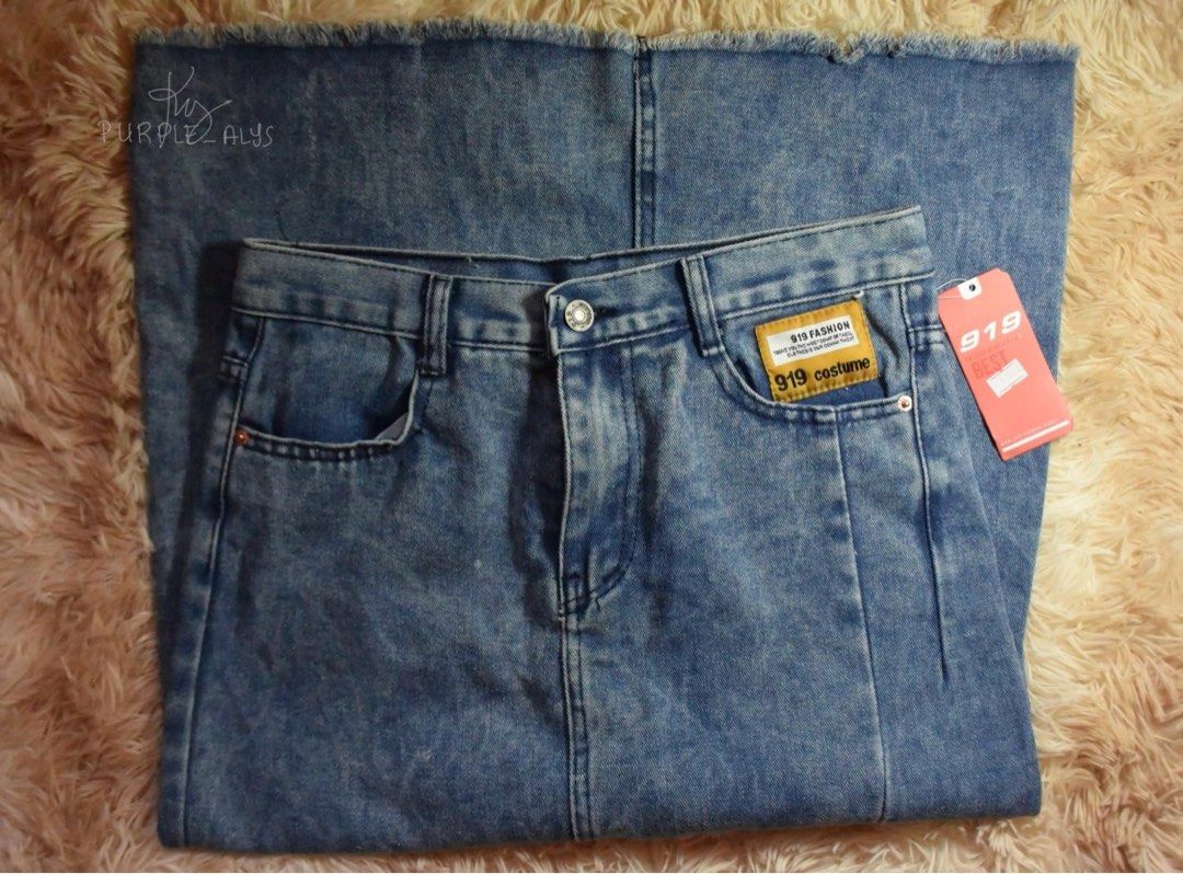 Acid Blue Long Denim Maxi Skirt (Category: Skirts) located in Consolacion. Submitted by plum_alys (Listing ID 1333078343, Image 3). Description: -Bought from tiktok shop -Size: Medium (27-28 -rfs: wrong size -No cod! Payment First -Mode of Payment: Paymaya/ GoTyme Bank .