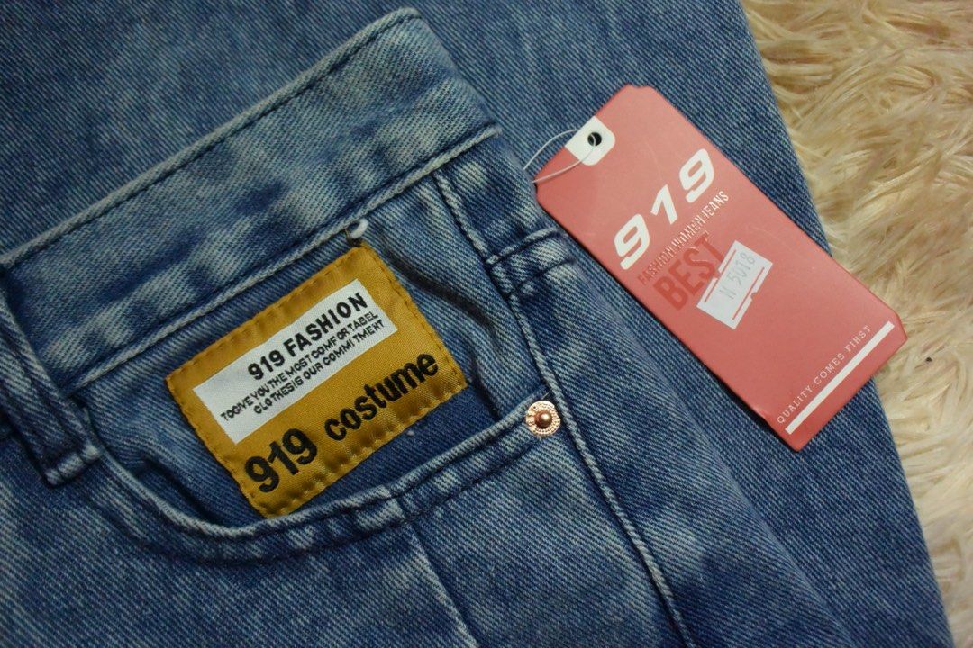 Acid Blue Long Denim Maxi Skirt (Category: Skirts) located in Consolacion. Submitted by plum_alys (Listing ID 1333078343, Image 2). Description: -Bought from tiktok shop -Size: Medium (27-28 -rfs: wrong size -No cod! Payment First -Mode of Payment: Paymaya/ GoTyme Bank .