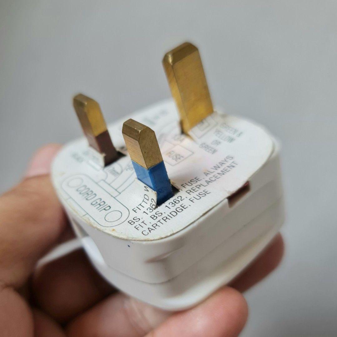Adapter (Category: Electrical, Adaptors & Sockets) located in Baguio. Submitted by mapa_laku (Listing ID 1333140066, Image 3). Description: .