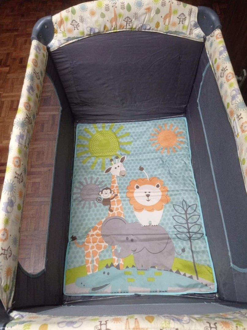 Apruva Crib (Category: Cots & Cribs) located in Quezon City. Submitted by dots89 (Listing ID 1333020737, Image 2). Description: Apruva Crib Dream n Play 28x40 Safari shipping c/o buyer. payment thru gcash, maya, metrobank.