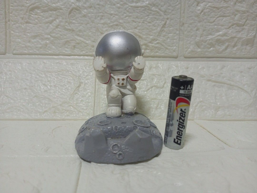 Astronaut Cellphone Holder (Category: Mounts & Holders) located in Quezon City. Submitted by mackylolz (Listing ID 1333137774, Image 2). Description: Astronaut Cellphone Holder What you See is what u get Pls See pic For Details.