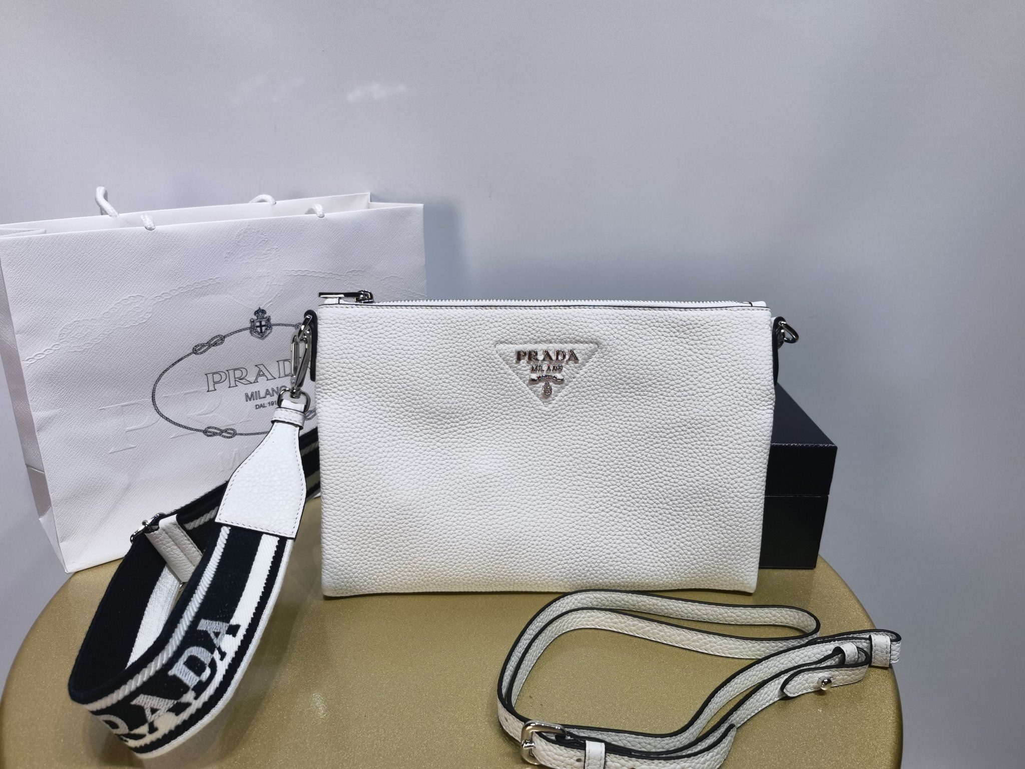Thin shoulder bag clearance
