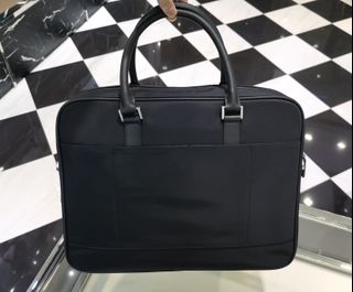 (Category: ) located in . Submitted by luxurycloset.shop (Listing ID 1333133030, Image 1). Description: .