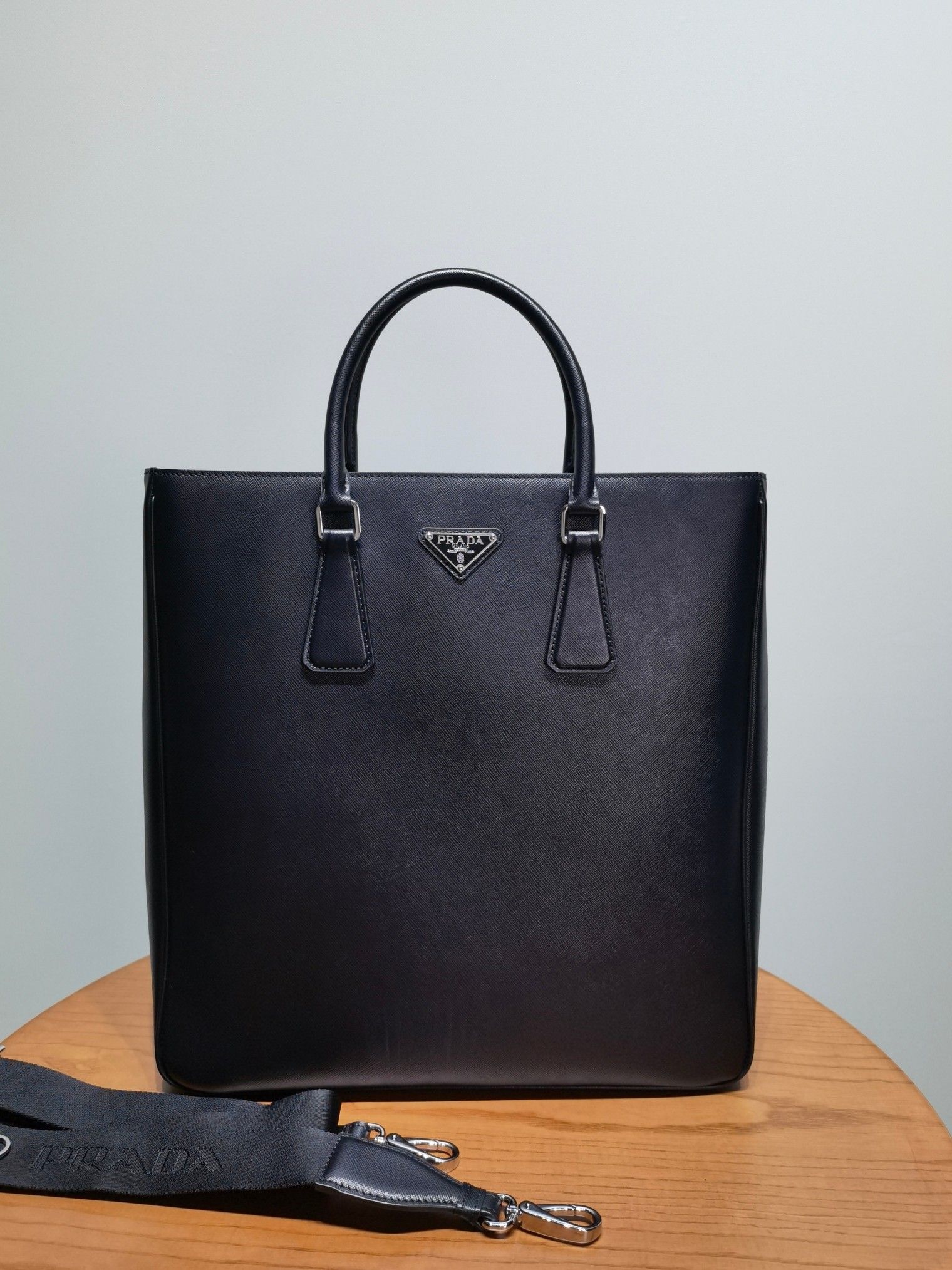 Prada mens tote 2025