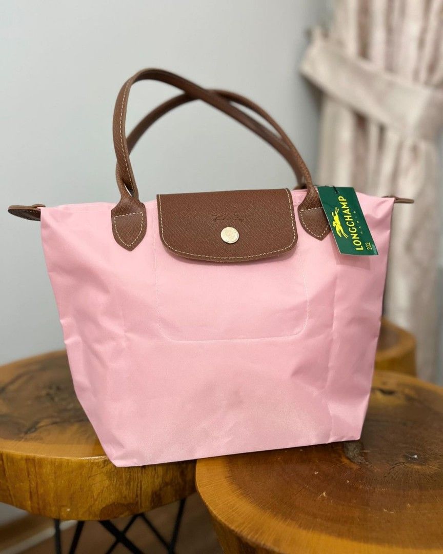 Baby pink Longchamp Size M L Bag Free home delivery or self pick up in 11 days. Authentic. Non negotiable