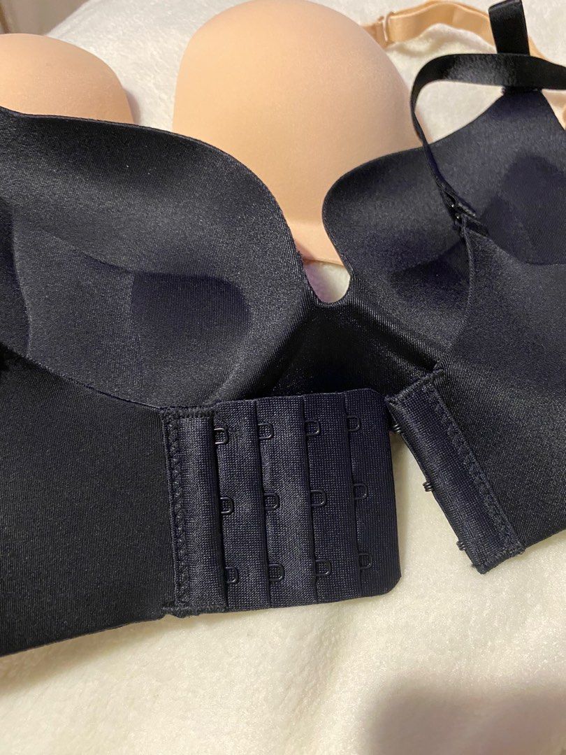 BENCH 34A Seamless Wirefree Padded Push Up Bra (Category: Undergarments & Loungewear) located in Taguig. Submitted by postjoonie (Listing ID 1333091322, Image 3). Description: BRAND NEW NEVER USED - cut the tags - wire-free and adjustable straps - super comfy!! - ₱500 for both already rfs: just had surgery, can’t wear push up .