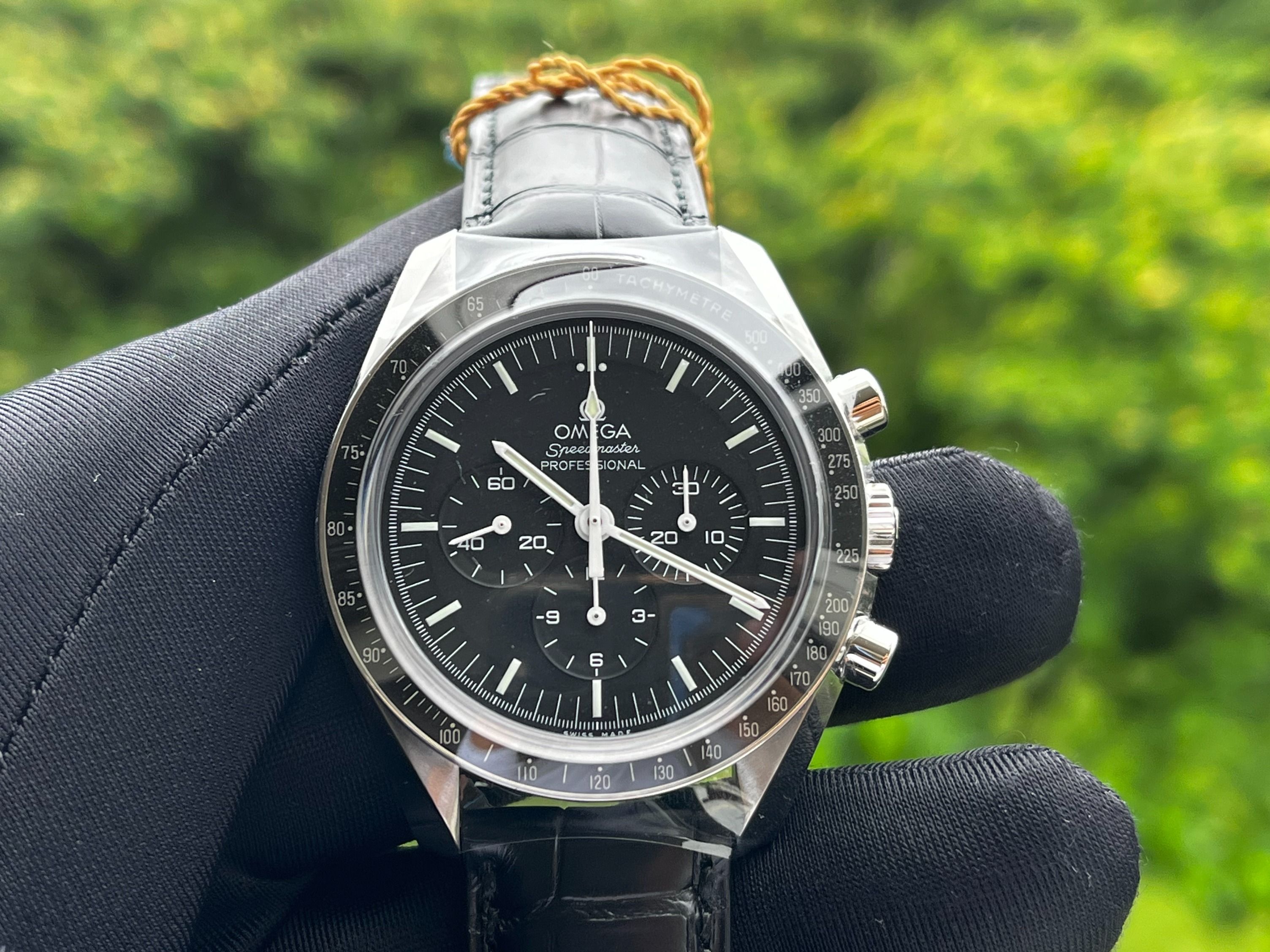 Moonwatch 1863 top