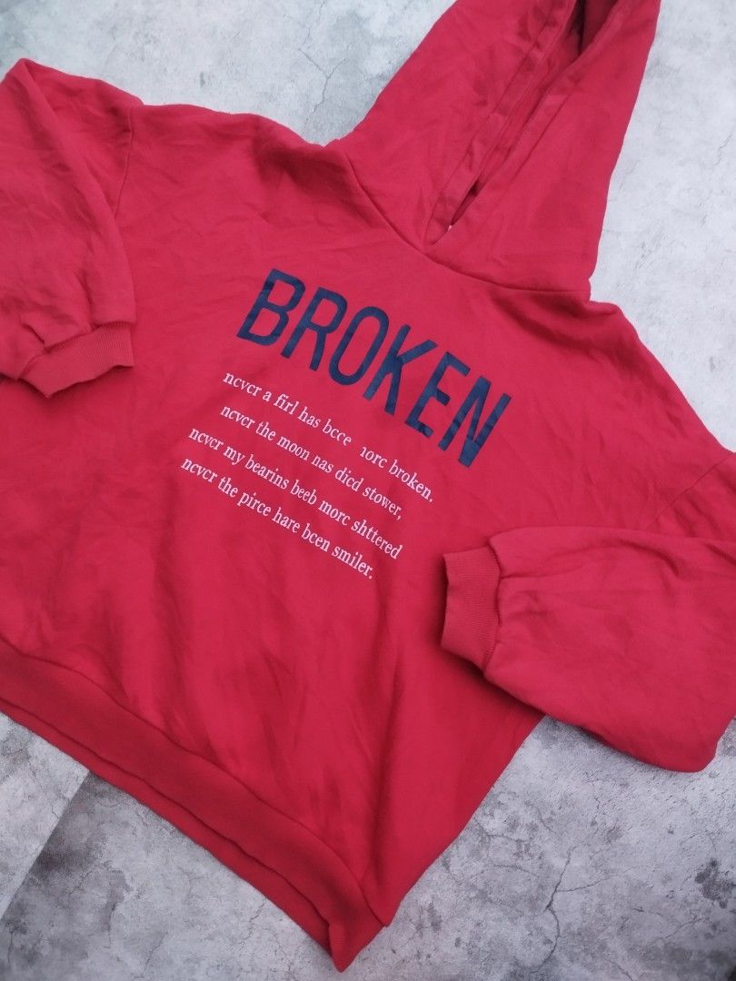 Broken (Category: Coats, Jackets and Outerwear) located in Cavite. Submitted by martjohn (Listing ID 1333019102, Image 3). Description: Broken Size : Width : 22 Length : 23 Check details 9/10.