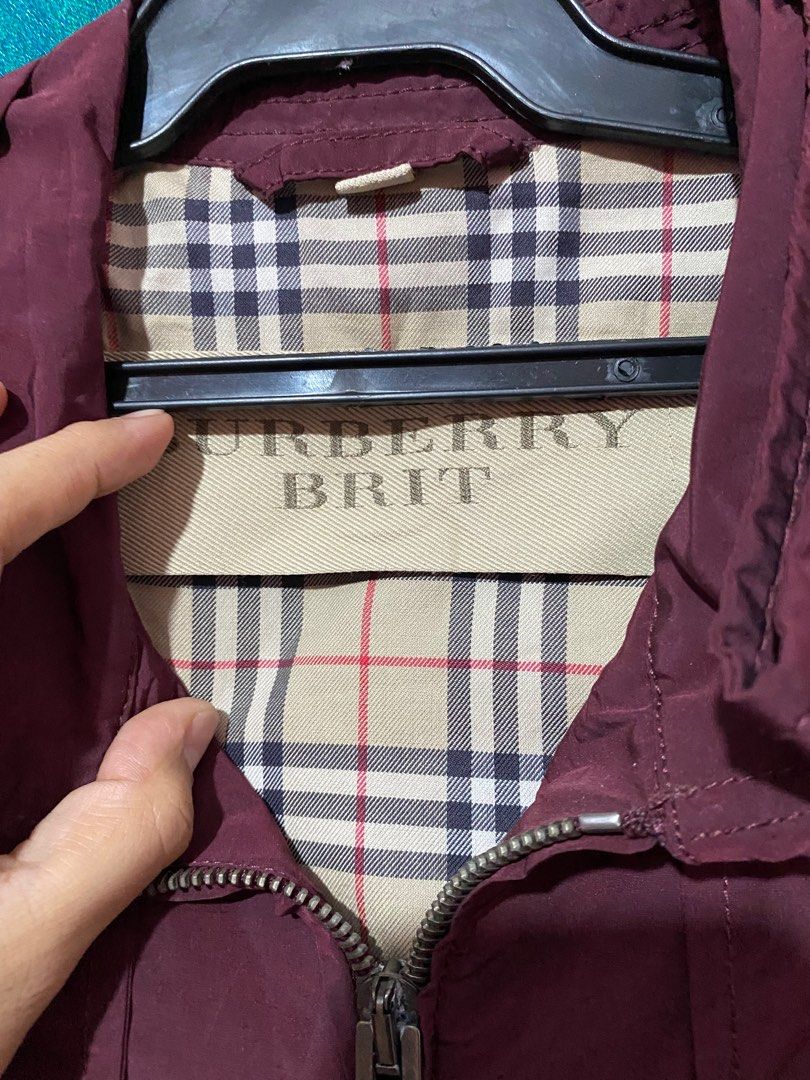 burberry jacket (Category: Coats, Jackets and Outerwear) located in Zamboanga. Submitted by luxuries21 (Listing ID 1332979371, Image 2). Description: .