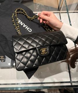 (Category: ) located in . Submitted by chicluxury (Listing ID 1329050584, Image 1). Description: .