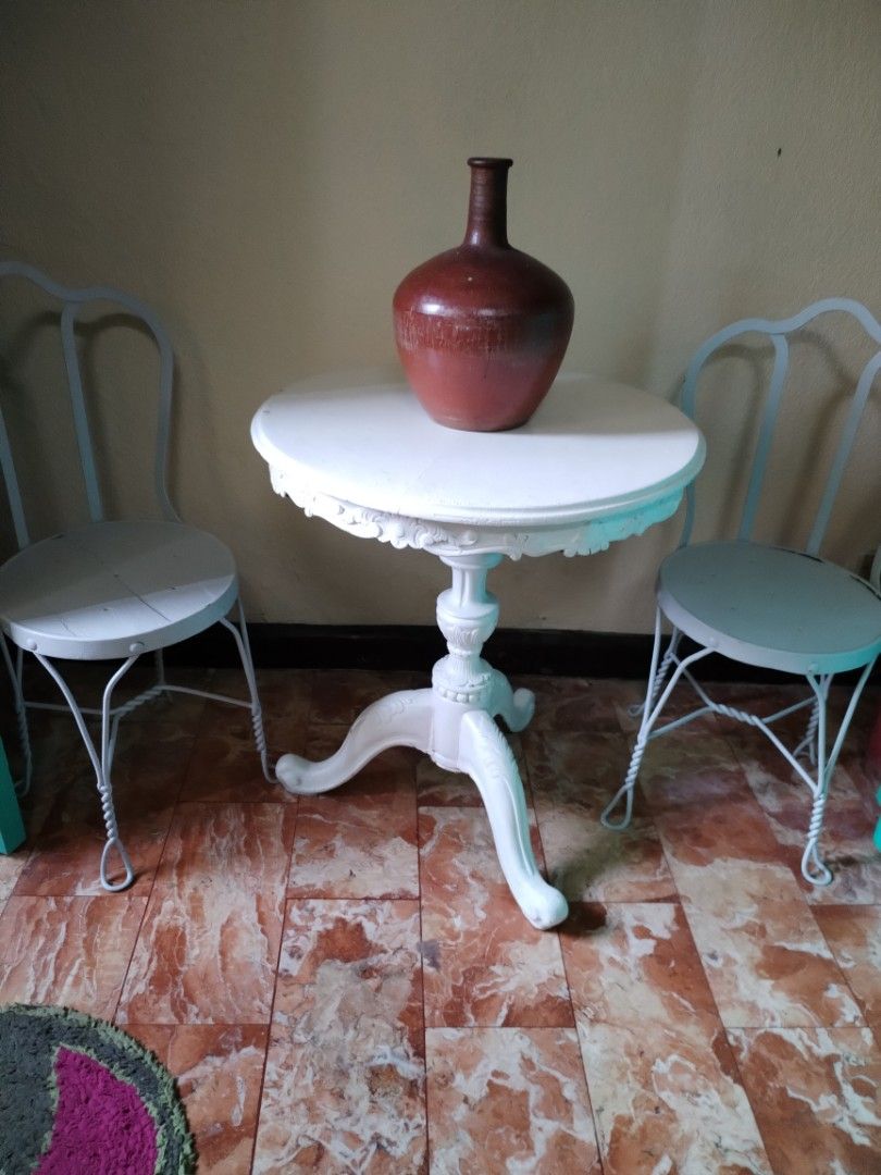 2 batibot chairs Fastrack sale 3500 (Category: Tables & Sets) located in Mandaluyong City. Submitted by katkat888kit (Listing ID 1333003434, Image 3). Description: 3500 2 batibot chairs pick up only or via lalamove mandAluyong city.