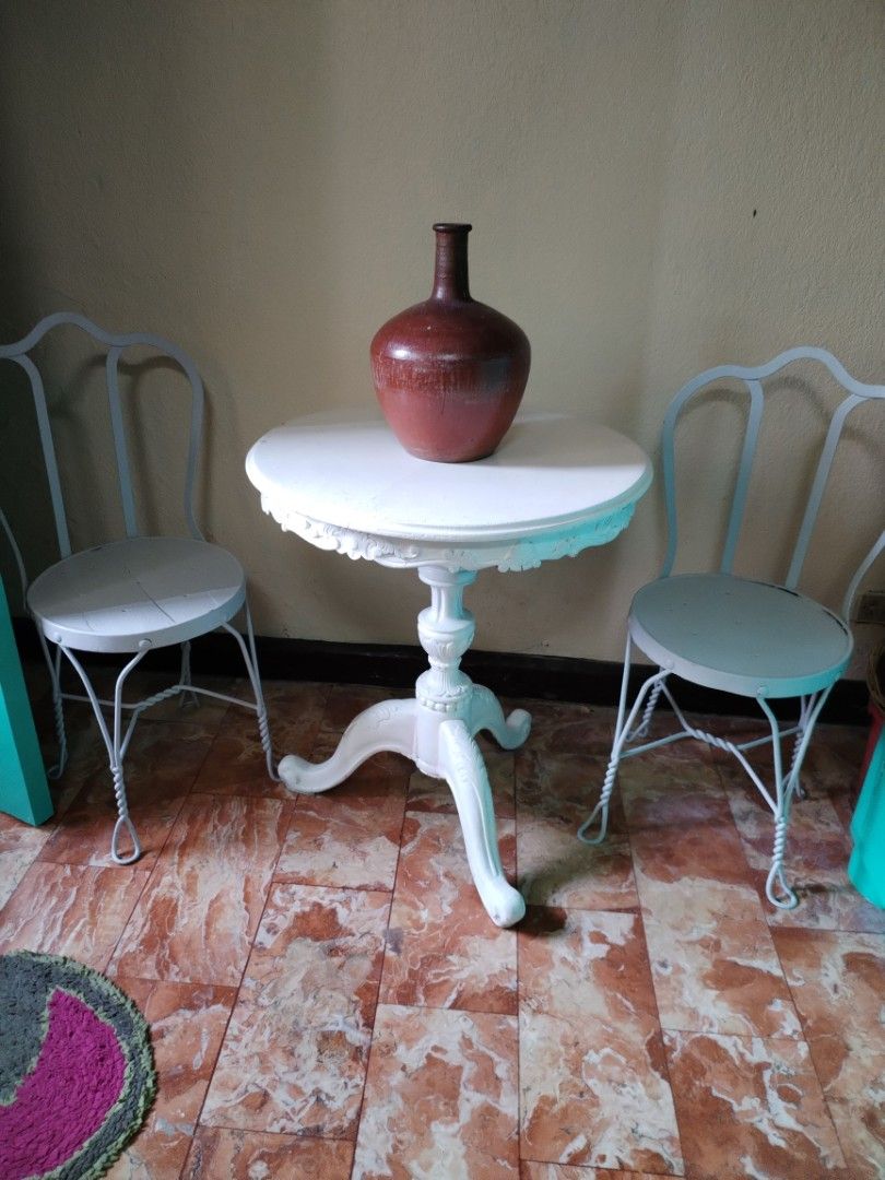 2 batibot chairs Fastrack sale 3500 (Category: Tables & Sets) located in Mandaluyong City. Submitted by katkat888kit (Listing ID 1333003434, Image 2). Description: 3500 2 batibot chairs pick up only or via lalamove mandAluyong city.