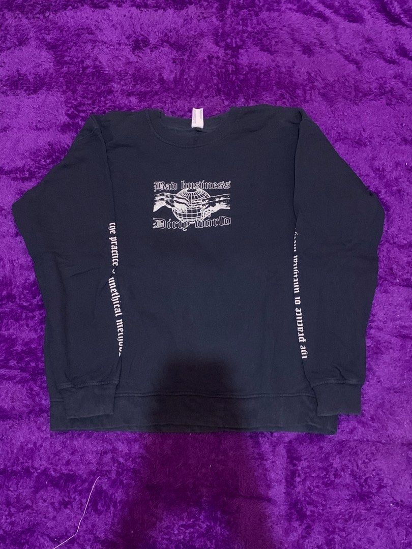 Crewneck MRJN, Fesyen Wanita, Pakaian Wanita, Bawahan di Carousell