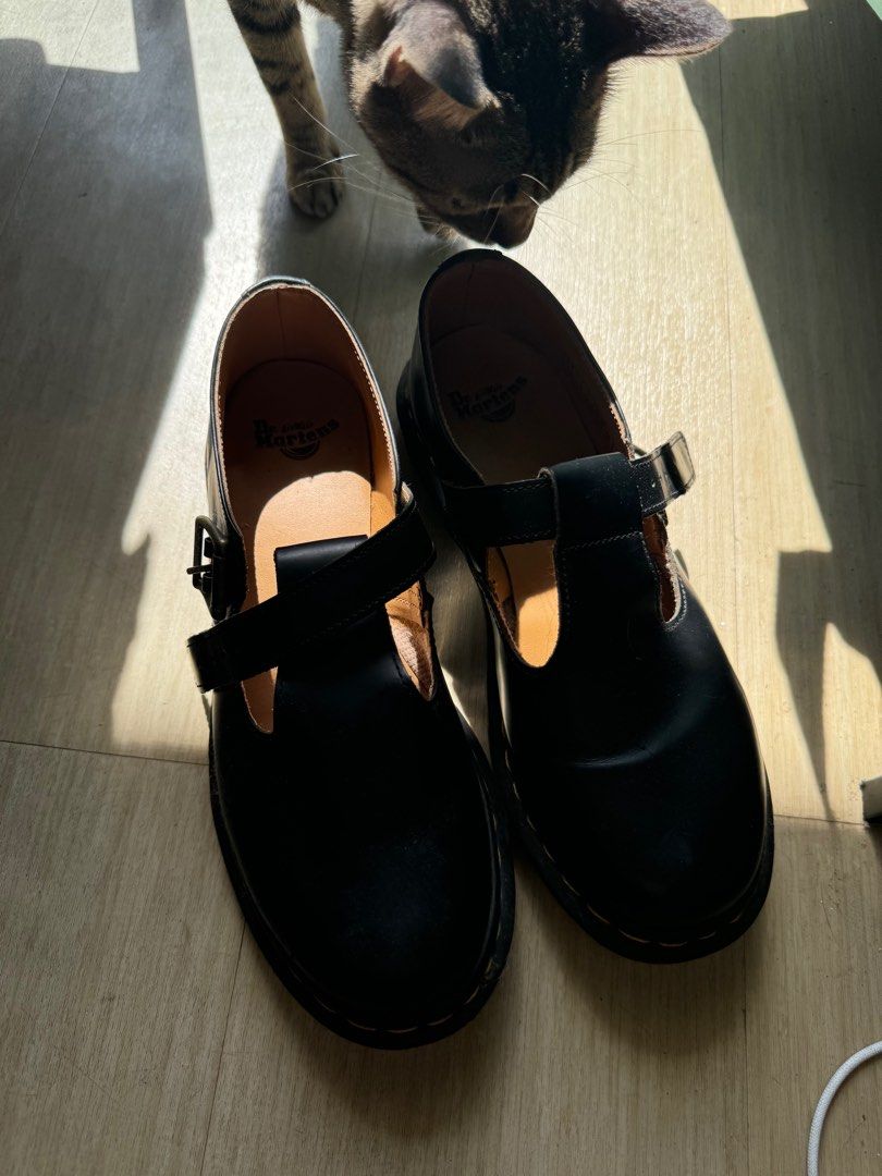 Dr Martens Polley Mary Janes (Category: Loafers) located in Manila. Submitted by narziesc (Listing ID 1333010805, Image 2). Description: Size UK 5, EU 38 (authentic, bought in Europe) Used a handful times hence the crease (please see photo). I will not be replying to LPs. Price posted is final..