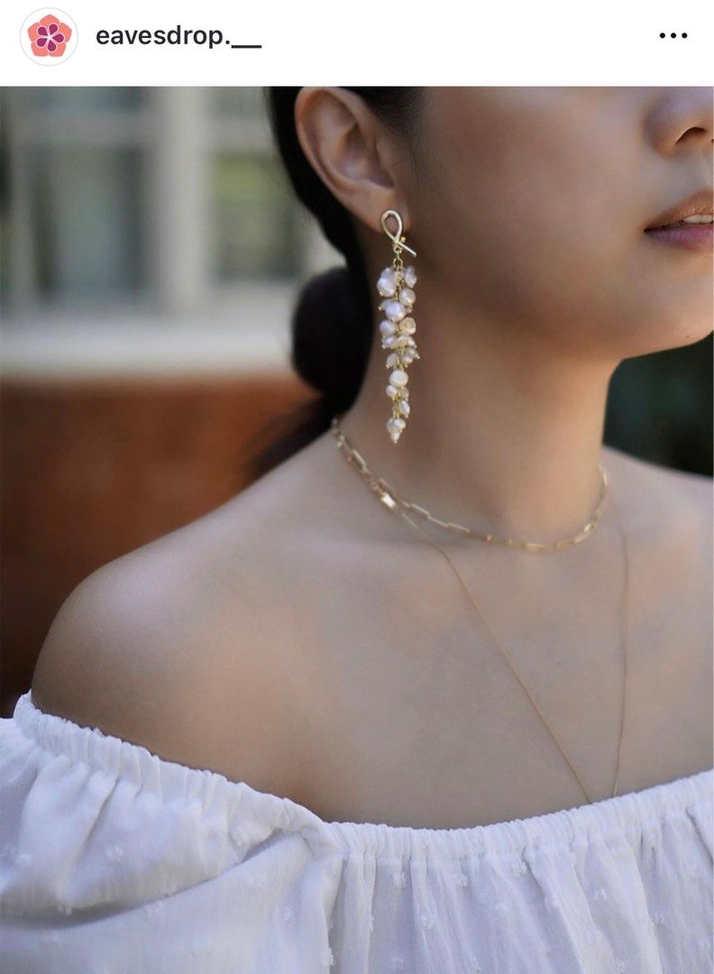 Eavesdrop Shoulder Duster Earrings (Category: Earrings) located in Pasay City. Submitted by cartmaxxing (Listing ID 1333143992, Image 3). Description: Keshi pearls, Freshwater pearls, Crystal stones. Used once at a company party, then kept it in storage after that (mostly gathering dust ☹️) buy nyo na plz, I don’t have any events coming up to use it for! orig. price: 1,250 helping tags: Penny Pairs // Golden monstera // russet accessories // stud