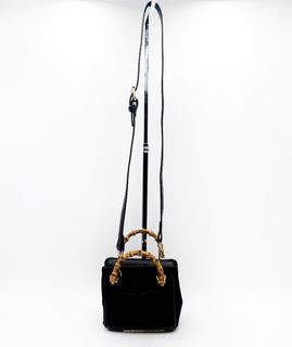 (Category: ) located in . Submitted by designercollectibles.com.au (Listing ID 1333013976, Image 1). Description: .