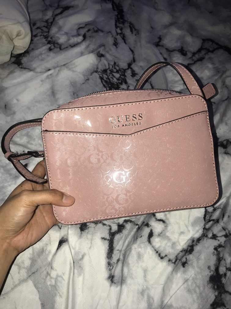 Guess camera crossbody bag Women s Fashion Bags Wallets Cross body Bags on Carousell