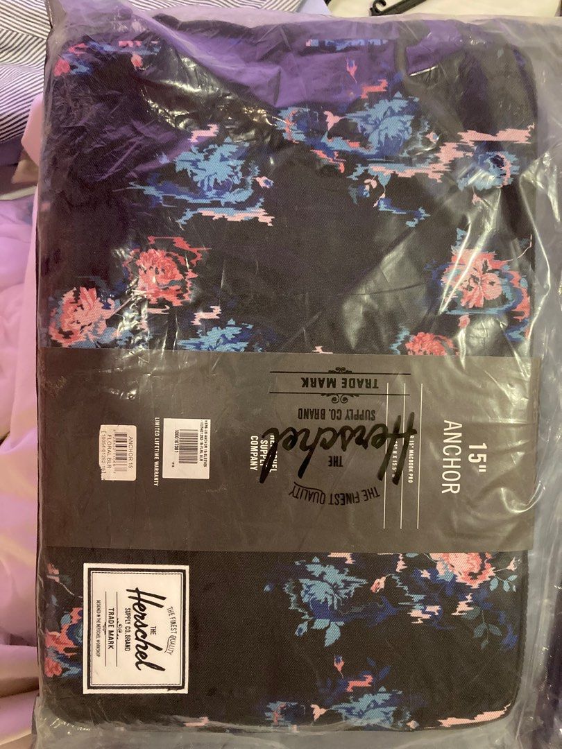 Herschel Laptop Bag (15 inch) (Category: Laptop Bags & Sleeves) located in Manila. Submitted by antidote30 (Listing ID 1333058926, Image 1). Description: Brand new with tags RFS: No use for it.