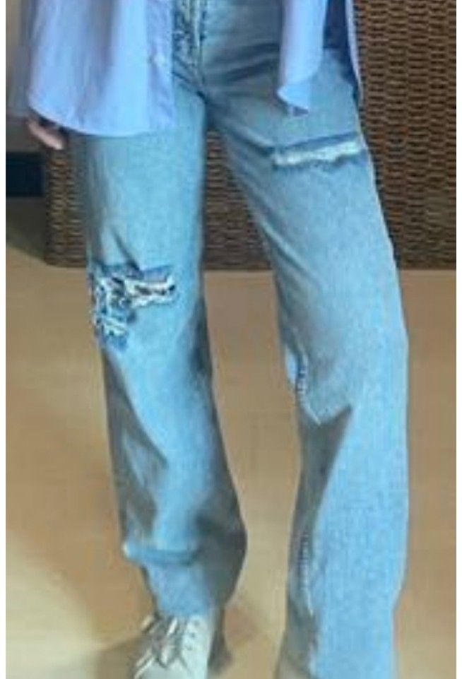 H&M highwaist jeans/pants (Category: Jeans) located in Cavite. Submitted by dumplings12 (Listing ID 1333096279, Image 2). Description: orig price is 1,690 can fit 24-27 super nice neto in actual!! 🫶😘 dm for other photos.