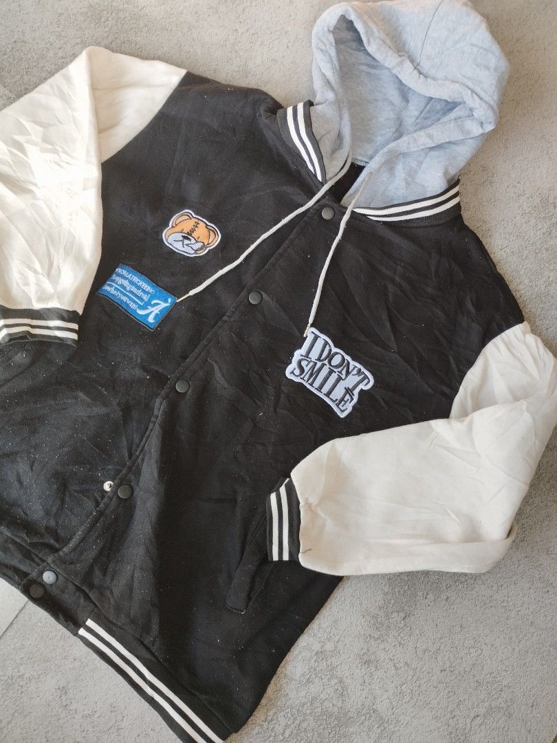 I dont smile (Category: Coats, Jackets and Outerwear) located in Cavite. Submitted by martjohn (Listing ID 1333018836, Image 2). Description: I dont smile Size : Width : 21.5 Length : 26 Check details : 9/10.