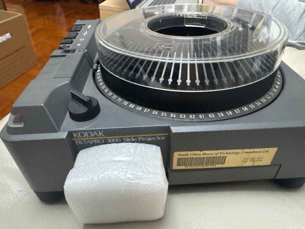KODAK ektapro 3000 slide projector, 家庭電器, 電視& 其他娛樂