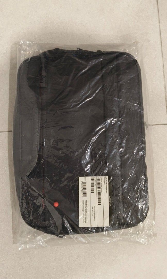 Laptop bag (Category: Laptop Bags & Sleeves) located in Kuching. Submitted by jinnsc (Listing ID 1333106913, Image 3). Description: .
