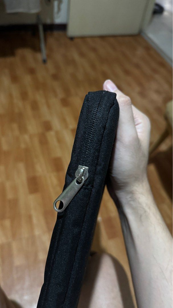 Laptop Sleeve (Category: Laptop Bags & Sleeves) located in Bacoor. Submitted by patrickluwis (Listing ID 1333149834, Image 2). Description: Brand new laptop sleeve. Padded, makapal and smooth zippers. 15inch. Bought online for P399 Rfs: Wrong size.