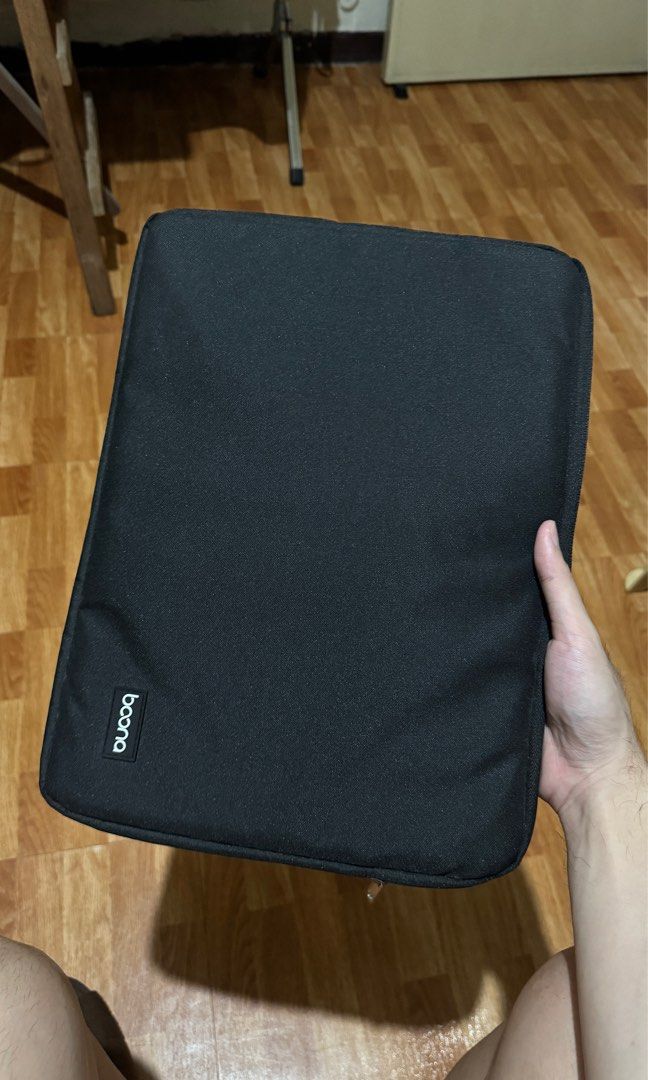 Laptop Sleeve (Category: Laptop Bags & Sleeves) located in Bacoor. Submitted by patrickluwis (Listing ID 1333149834, Image 1). Description: Brand new laptop sleeve. Padded, makapal and smooth zippers. 15inch. Bought online for P399 Rfs: Wrong size.